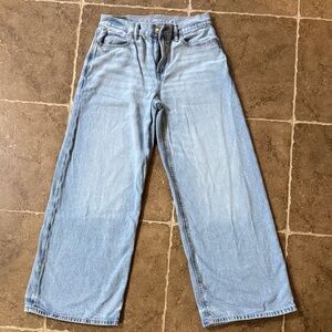 American Eagle Outfitters Light Blue Wide Leg Jeans - size 000 Short